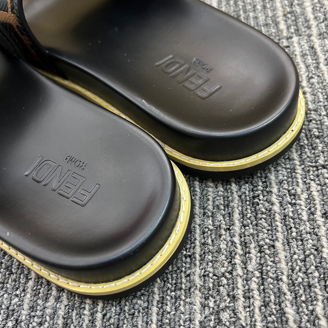 Z5XF105 Popular Slippers