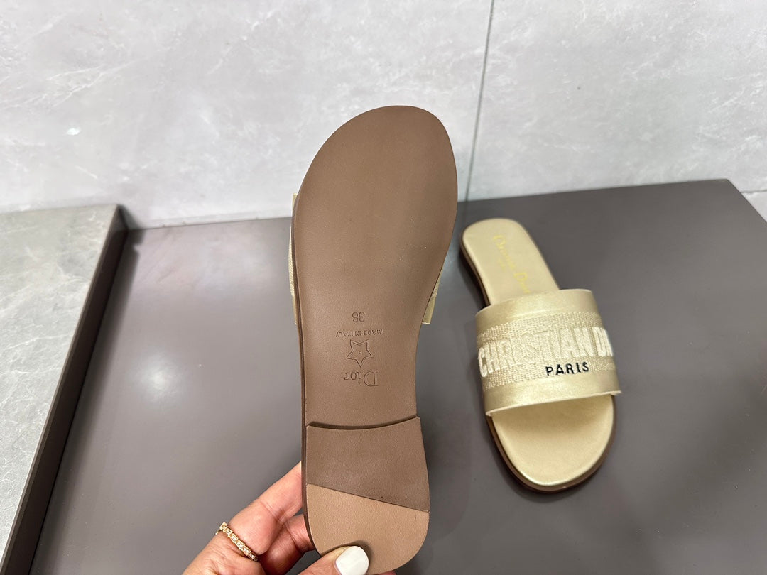 Z1ZD32 Popular slippers