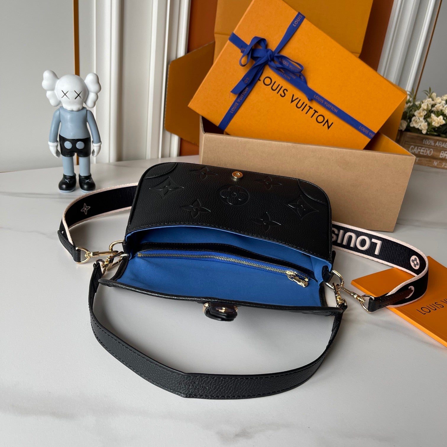 B1P36E38 Popular leather bag