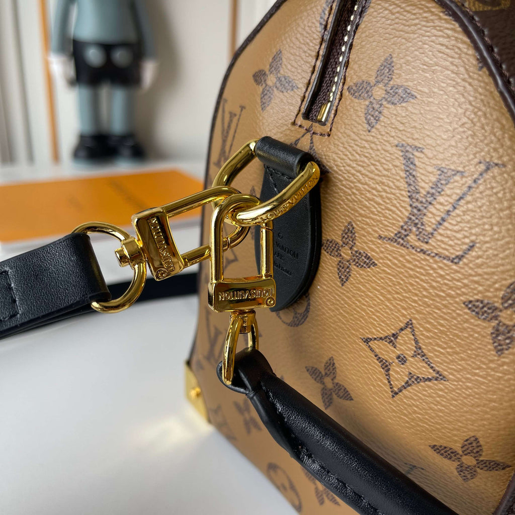 B1P46E77 Popular leather bag