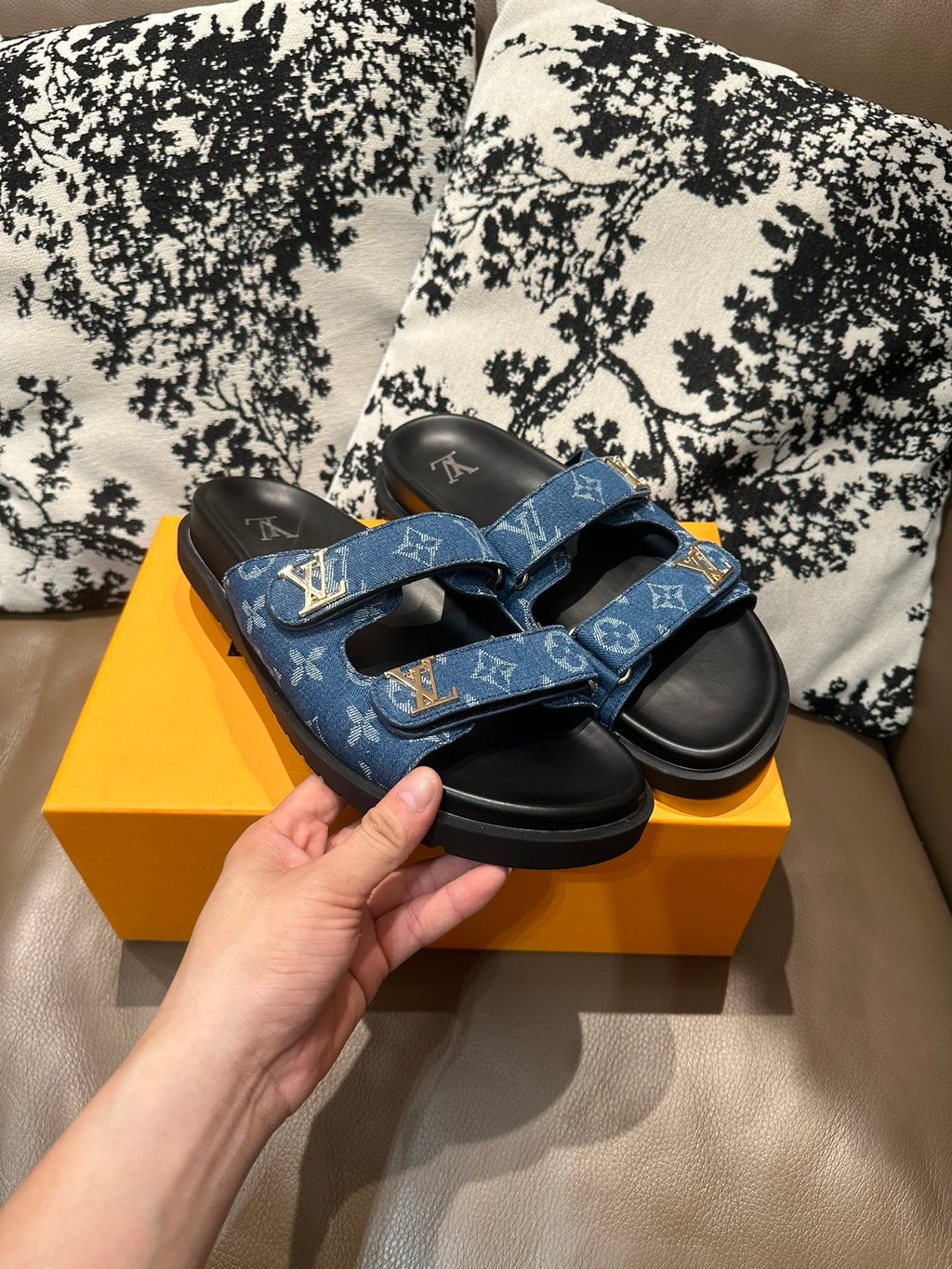 Z2Z85E29  Popular leather Shoes