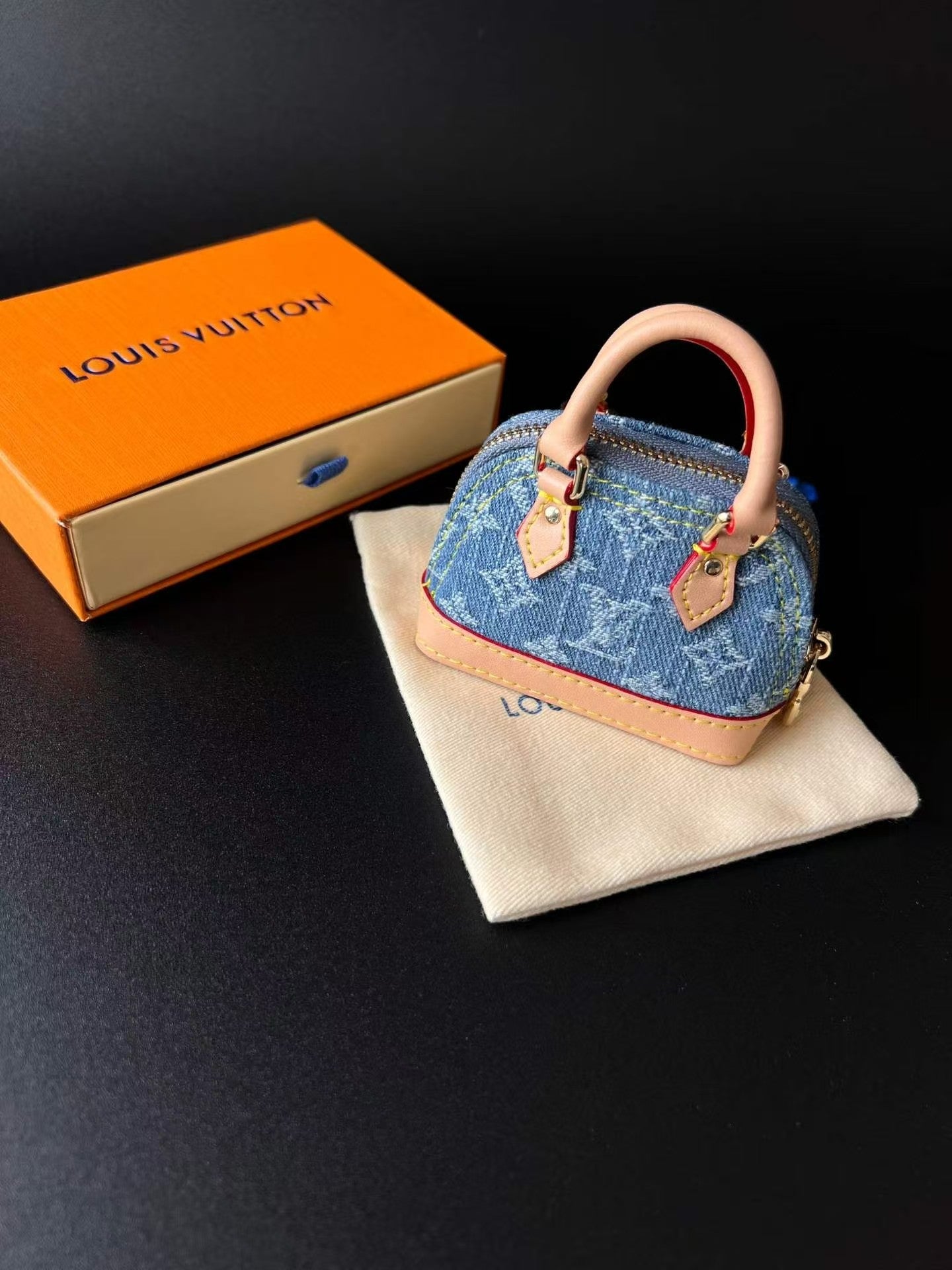 A1R76E48 Popular bag 's charms accessories