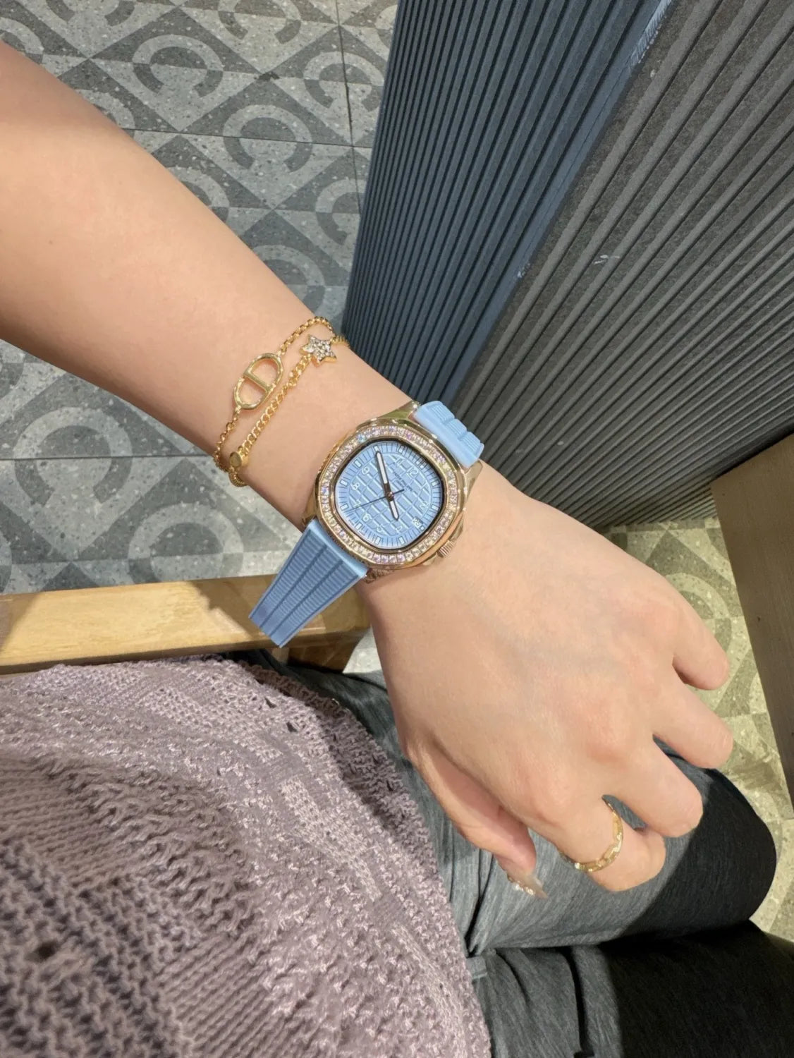 L1N36A4  Popular Watches
