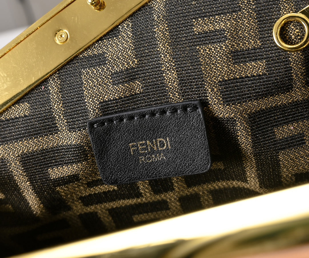 B1N46F8 Popular leather bag