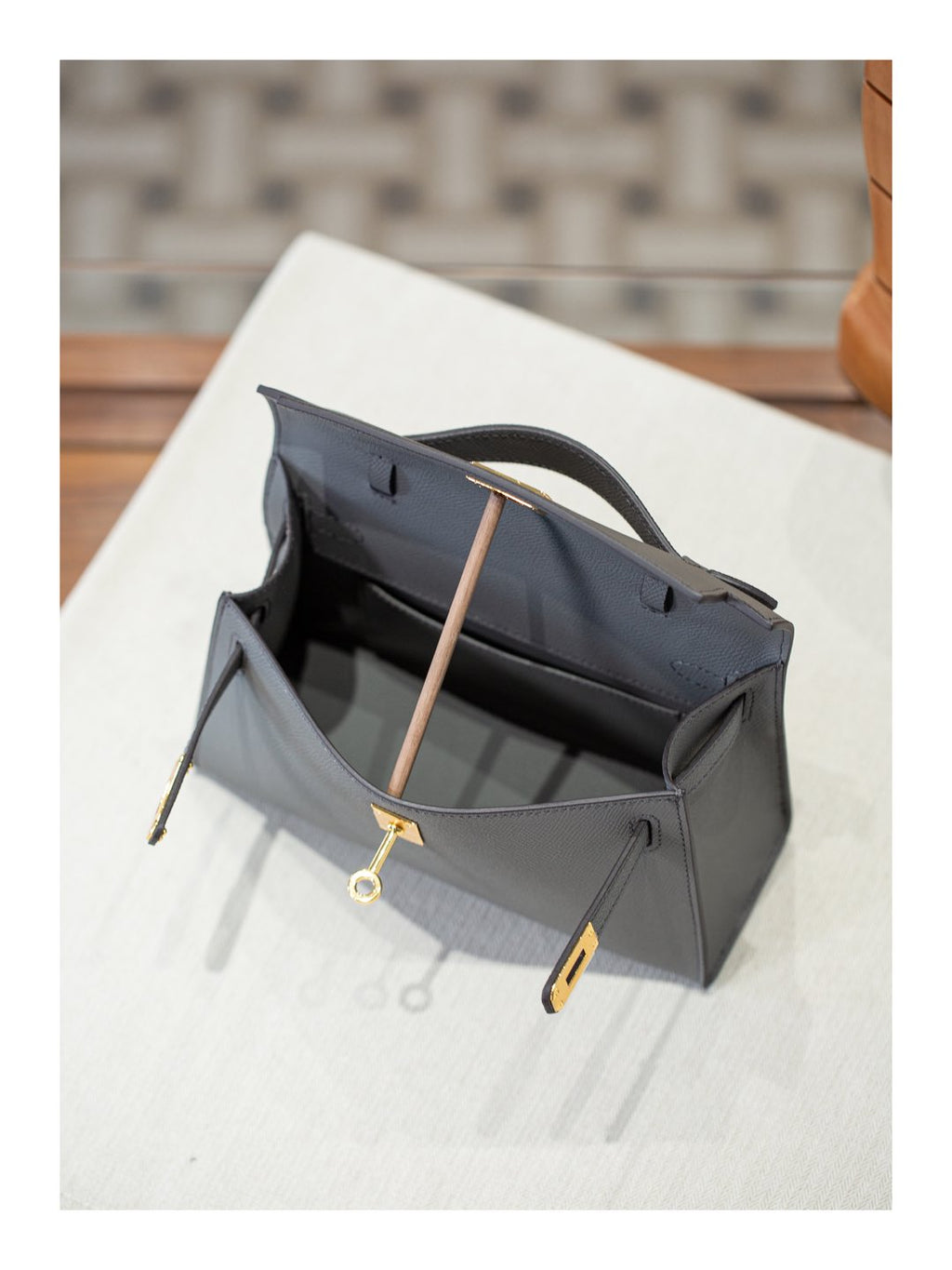 B1R66A4 Popular leather bag