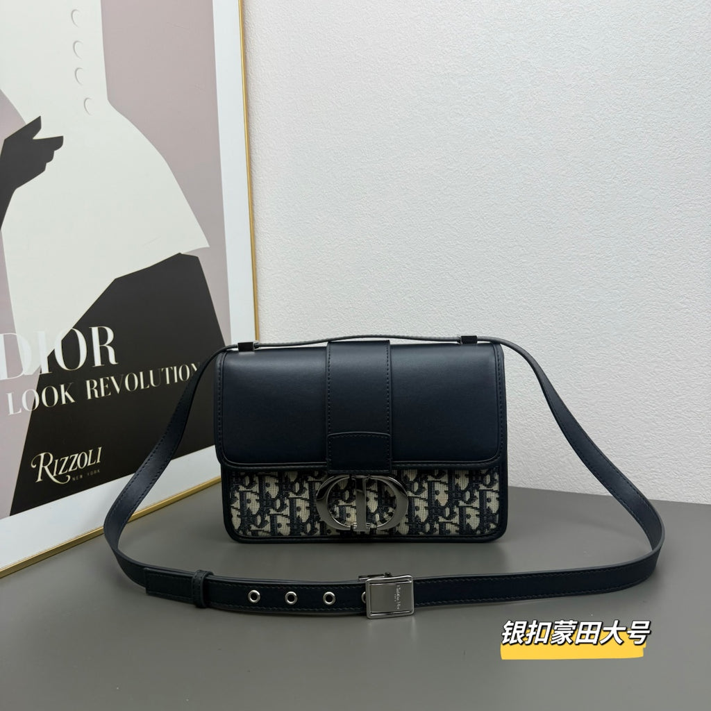 B1W25D82 Popular  leather bag