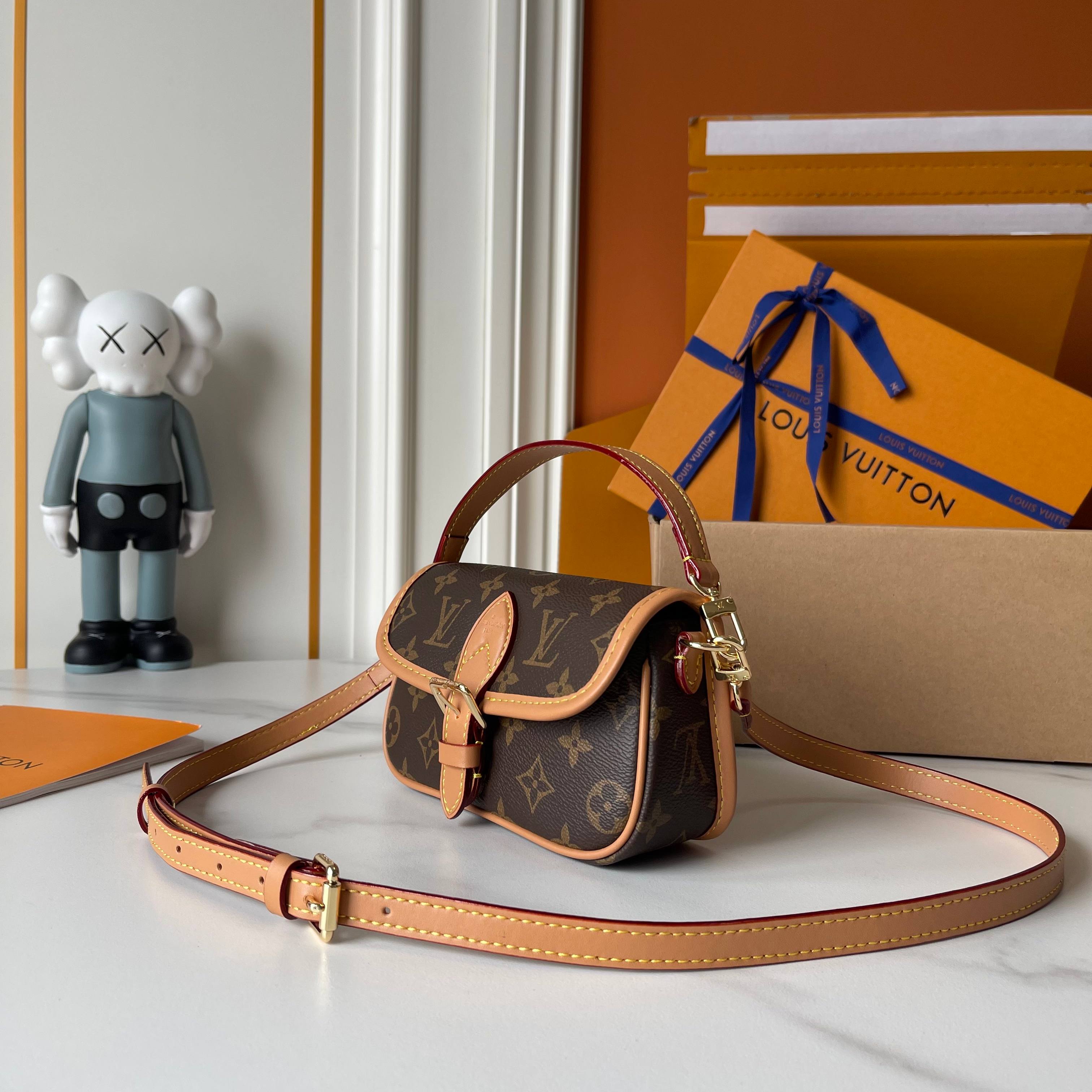 B1P36E37 Popular leather bag
