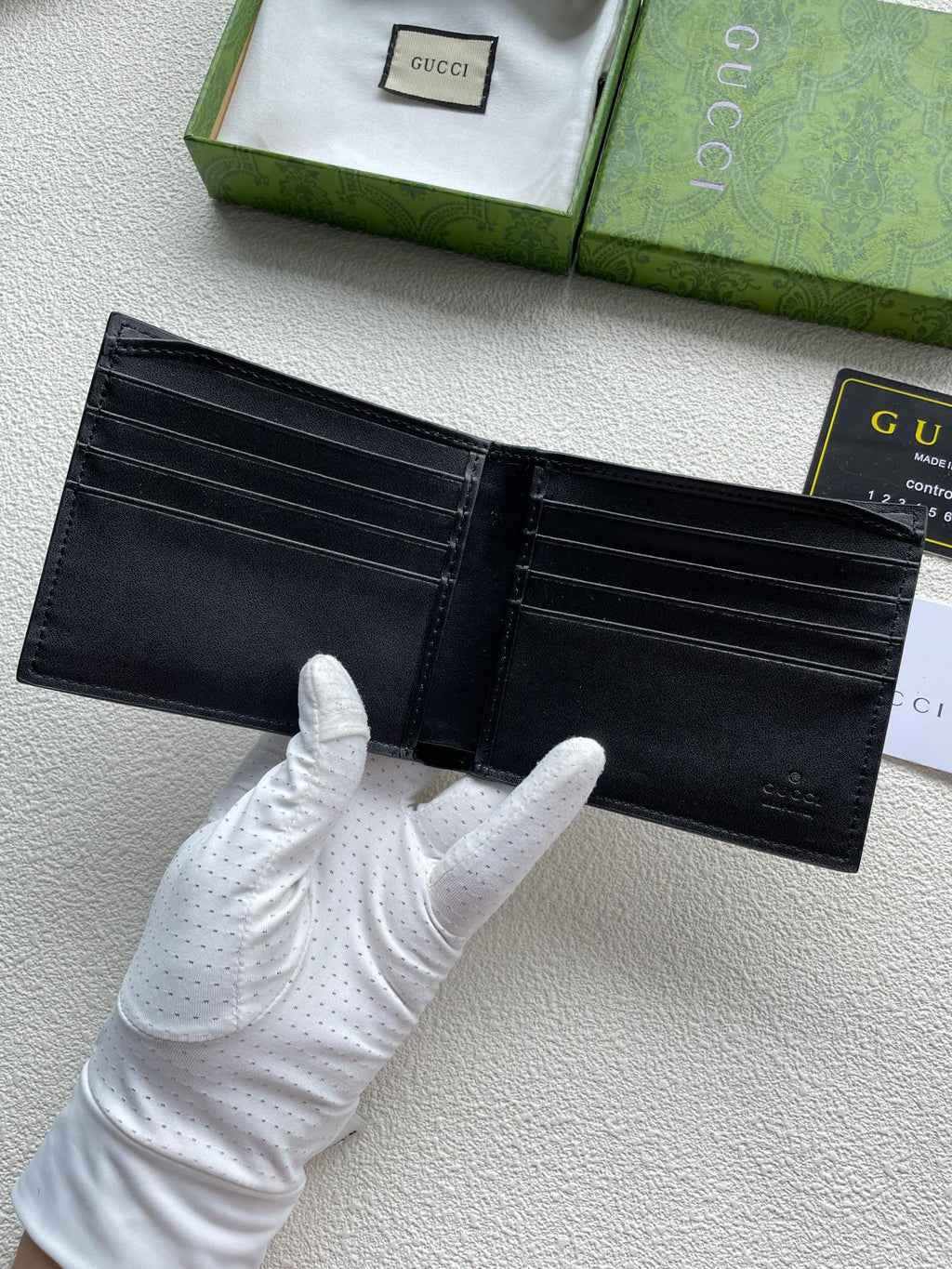 B1X56B9 Popular leather wallets ( with full packaging )