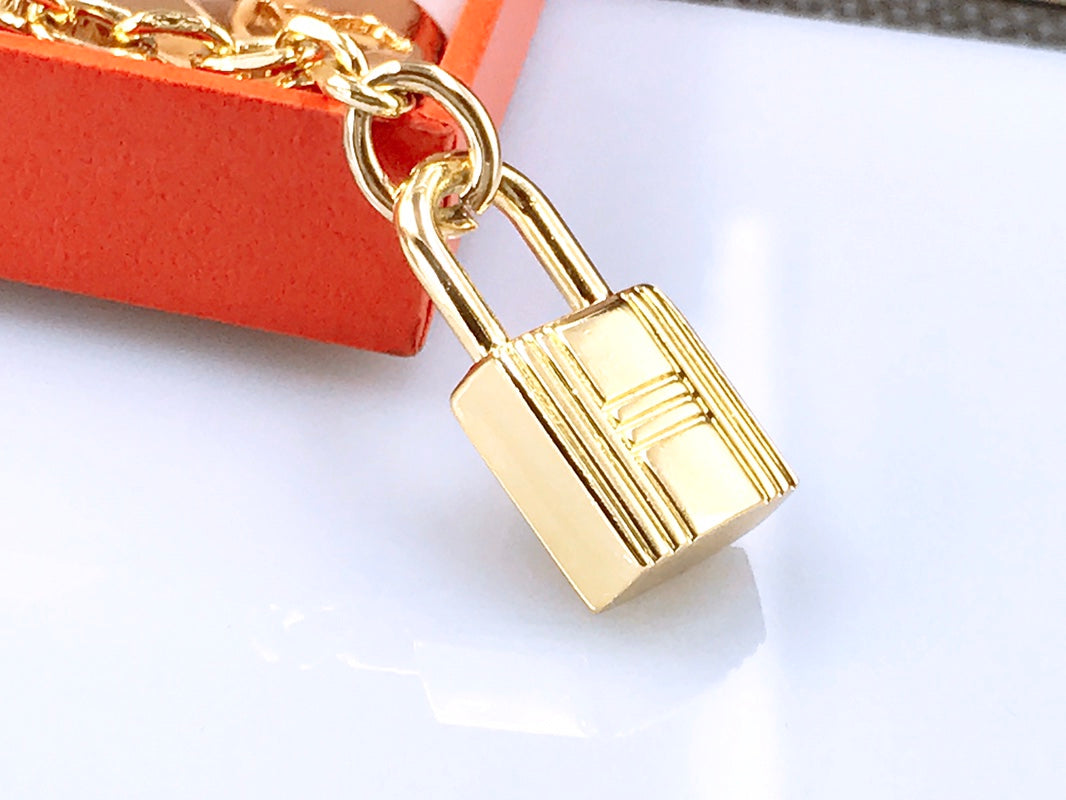 A1R46E45 Popular bag 's charms accessories