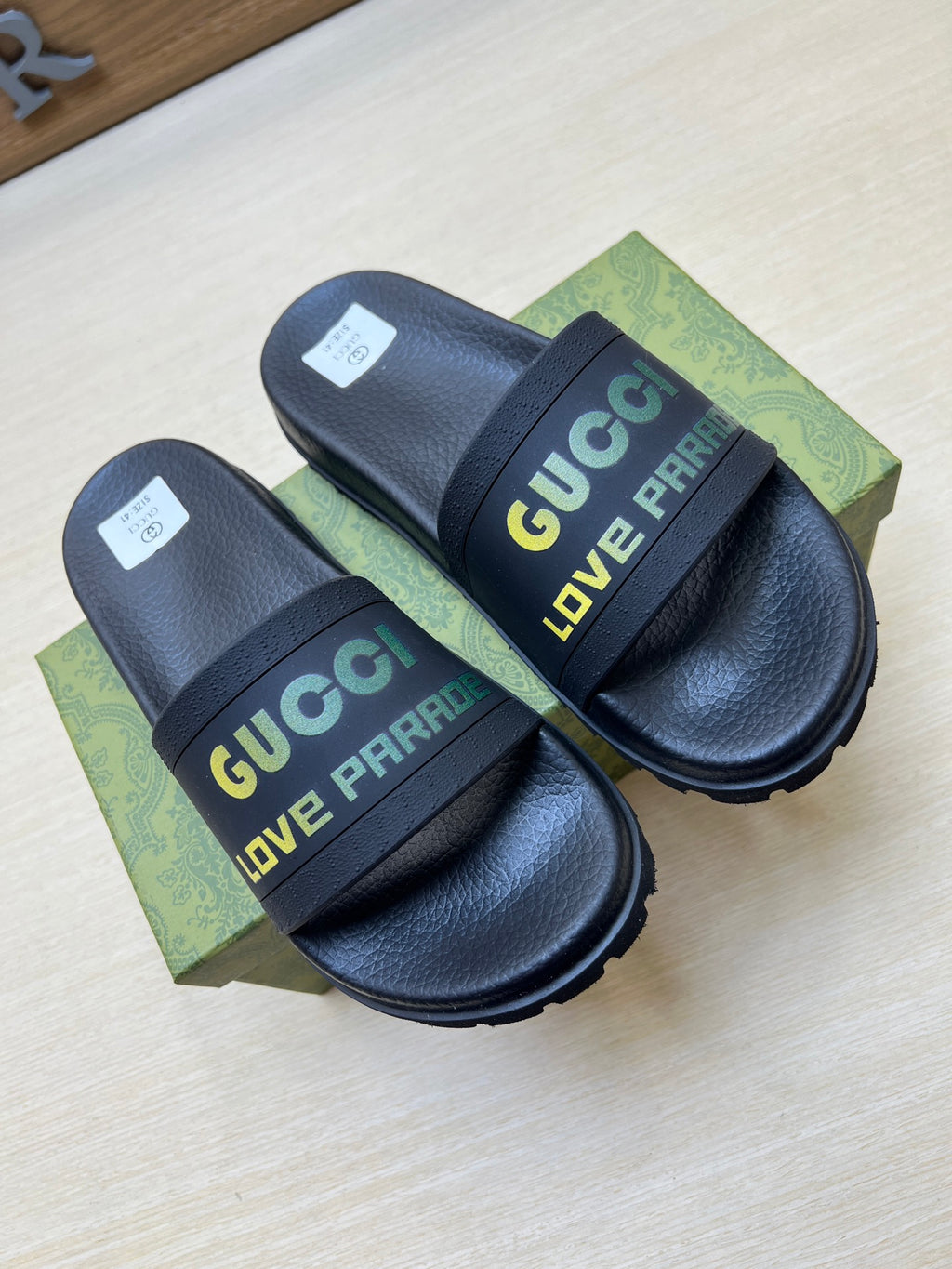 Z5R66B28 Popular Slippers