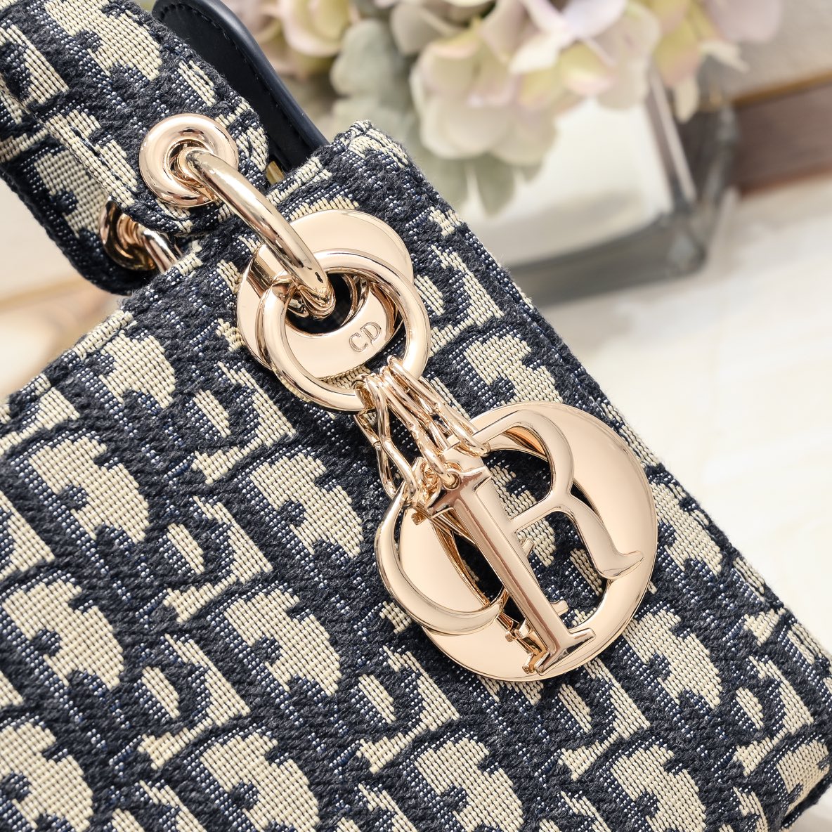B1X54D439 Popular   embroidery bag