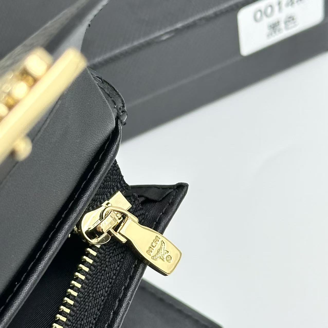 B1N36M13 Popular leather  Wallets