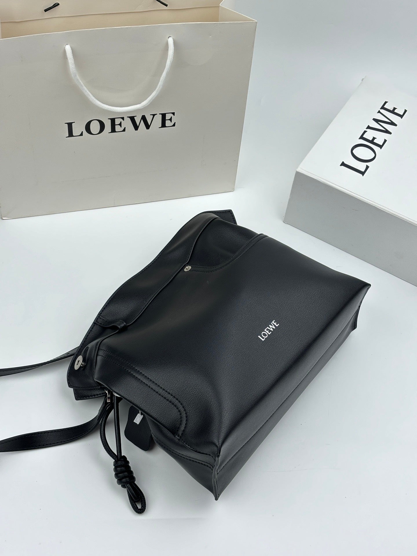 B1P36A47 Popular leather bag