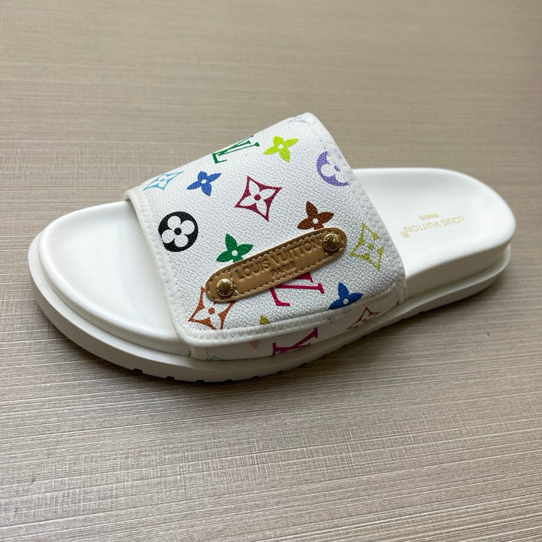Z5N75E6  Popular Slippers