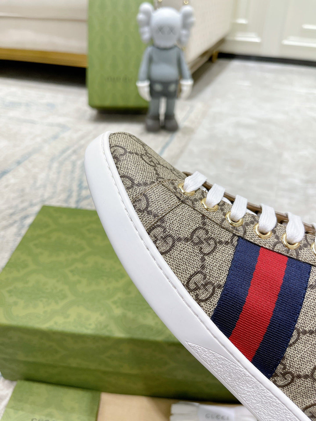 Z2Q105B202 Popular high-quality Shoes