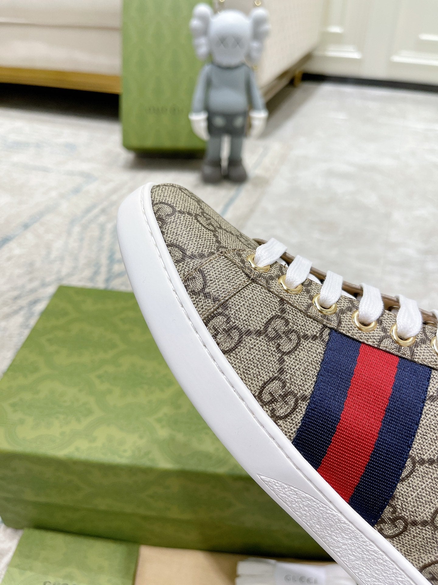 Z2Q105B202 Popular high-quality Shoes