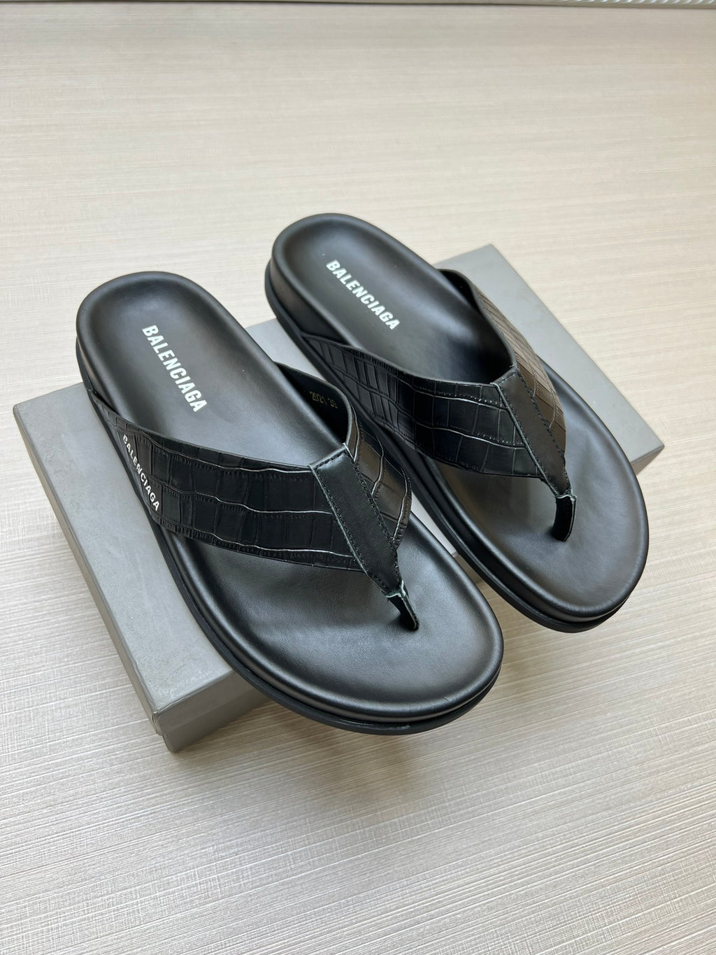Z5ZJ98 Popular slippers