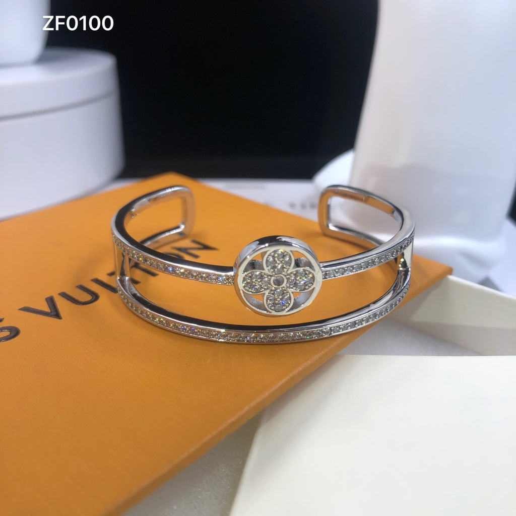 X1Y93E348K  Popular Bracelets