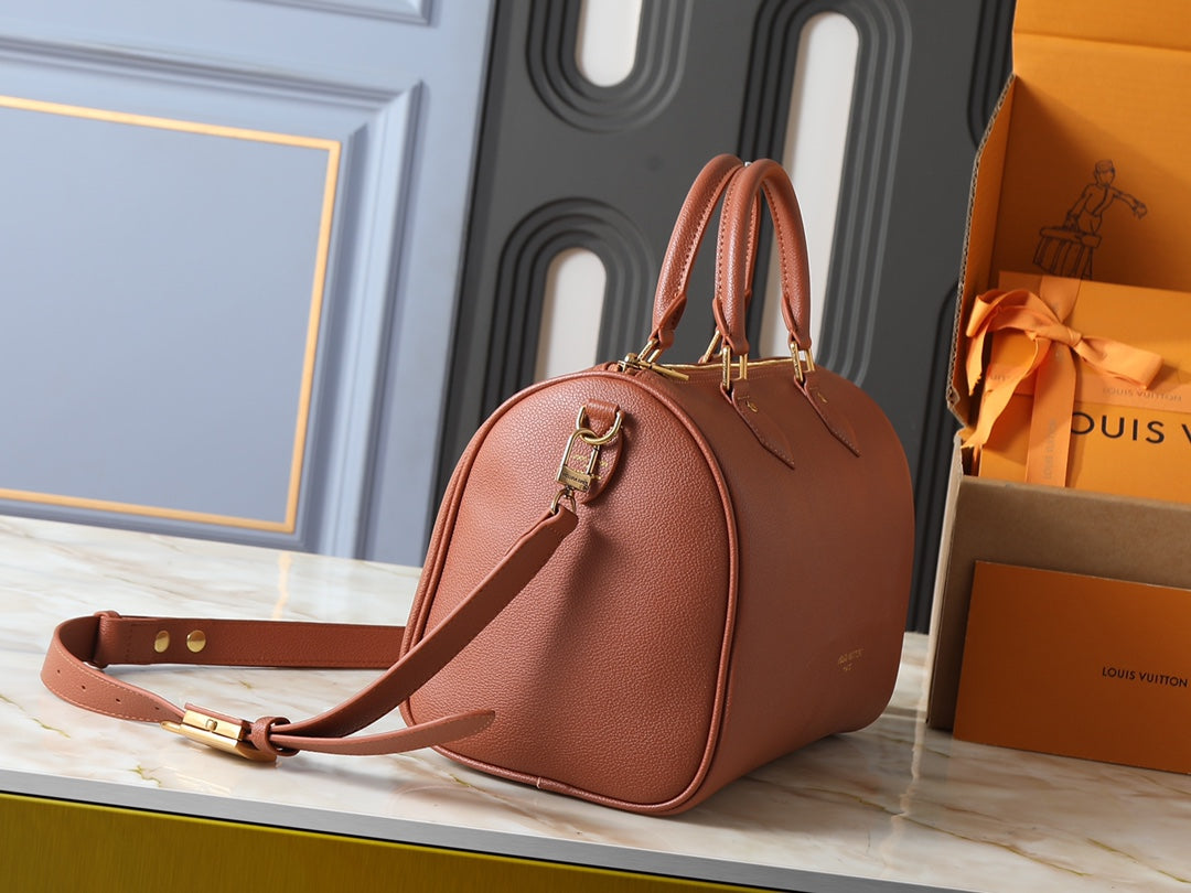 B1P46E40 Popular leather bag