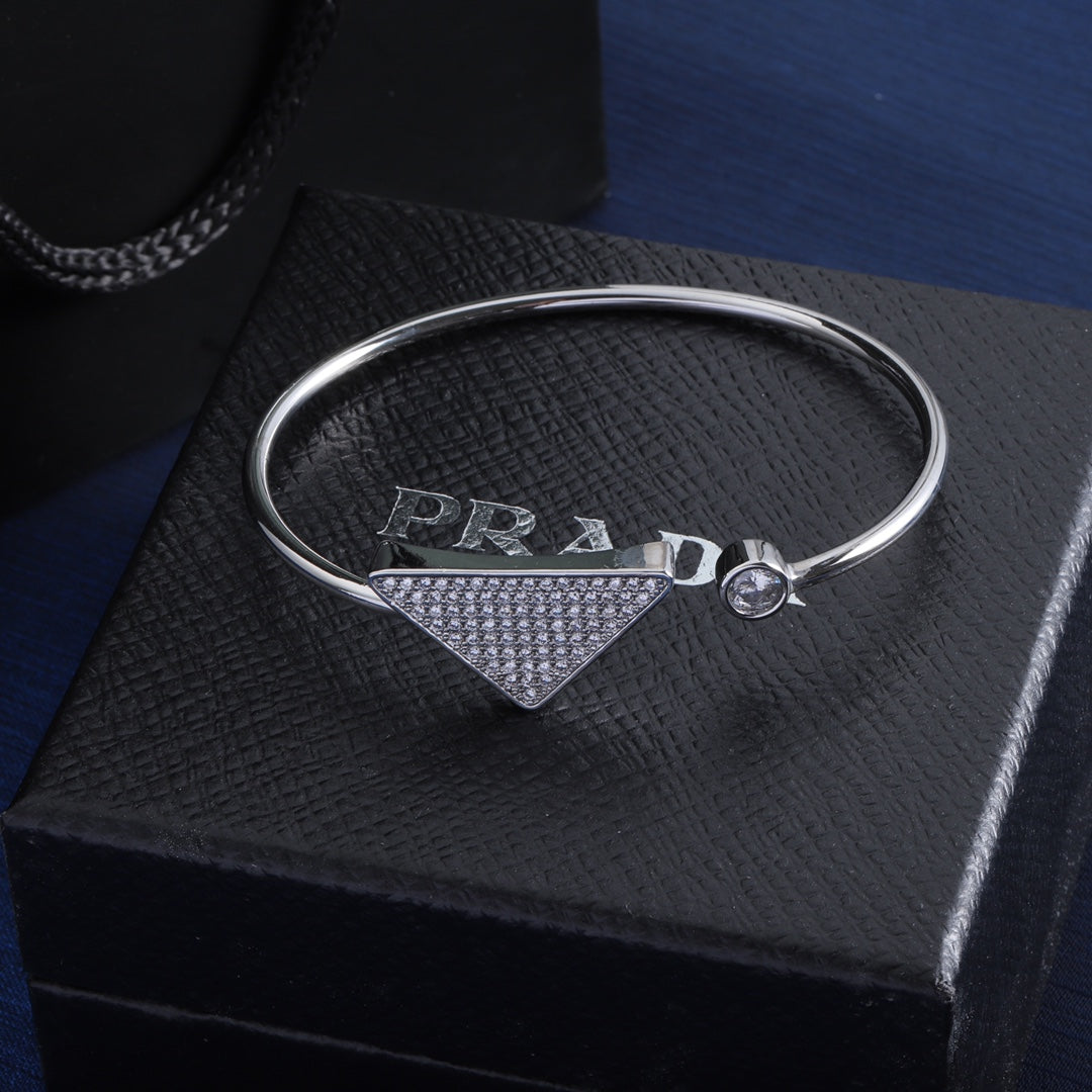 X1Y83PD74K  Popular Bracelets
