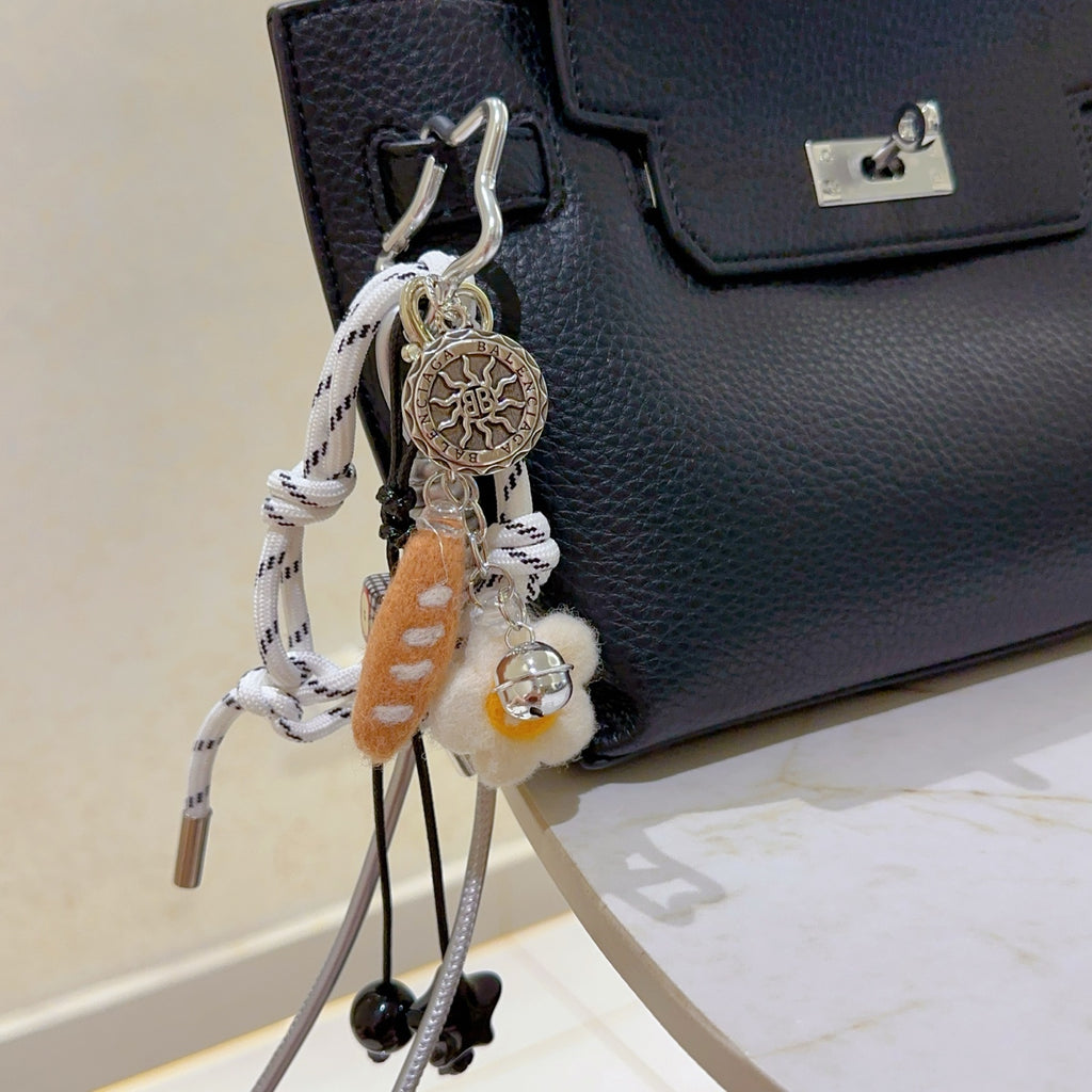 A1Z105J62 Popular bag 's charms accessories