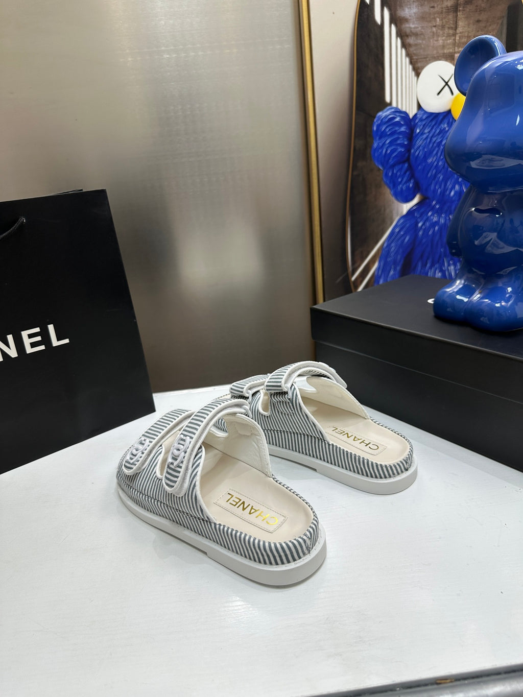 Z1R45C1  Popular sandals