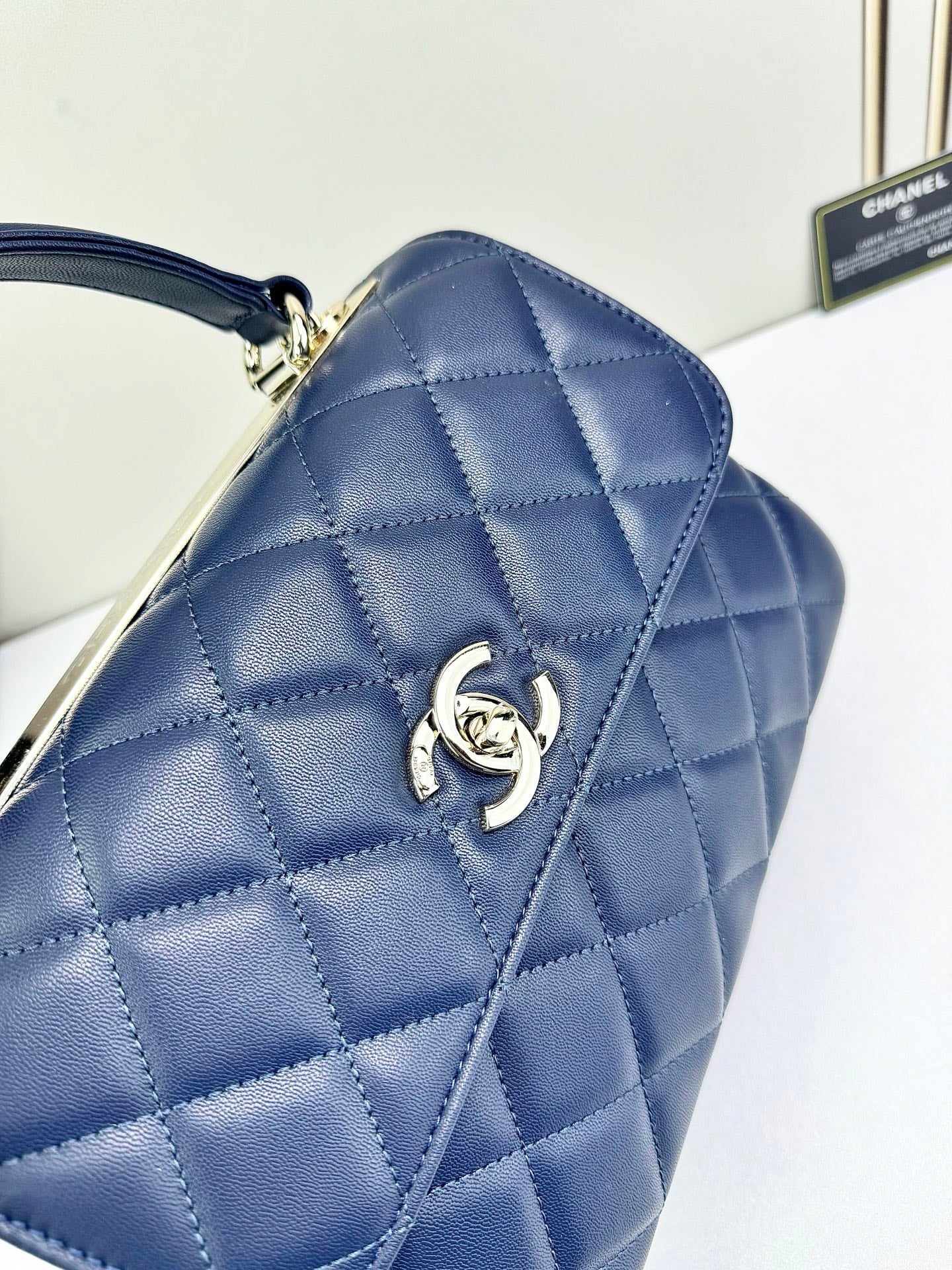 B1X76C7  Popular leather bag