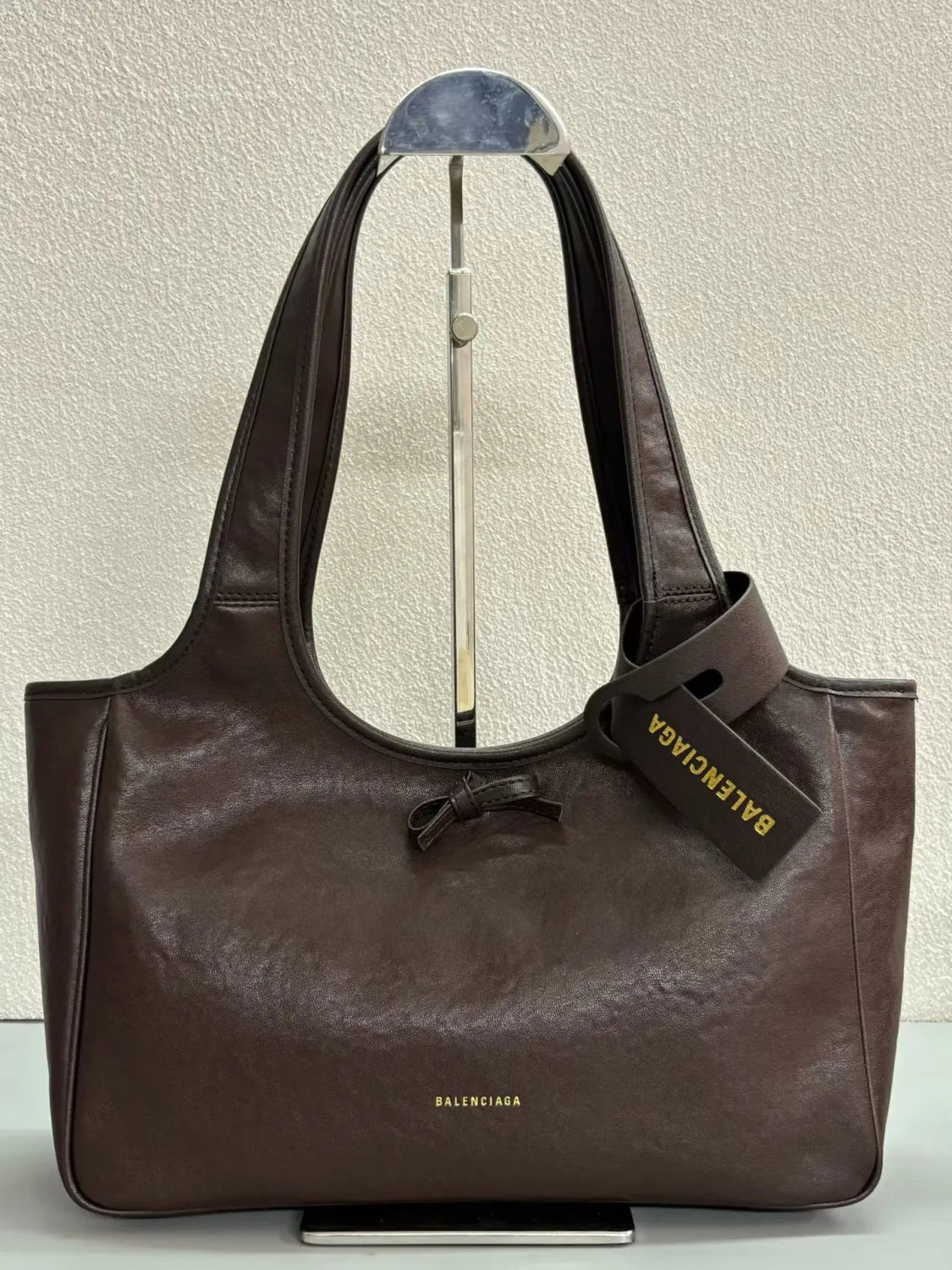 B1P46J143 Popular leather bags