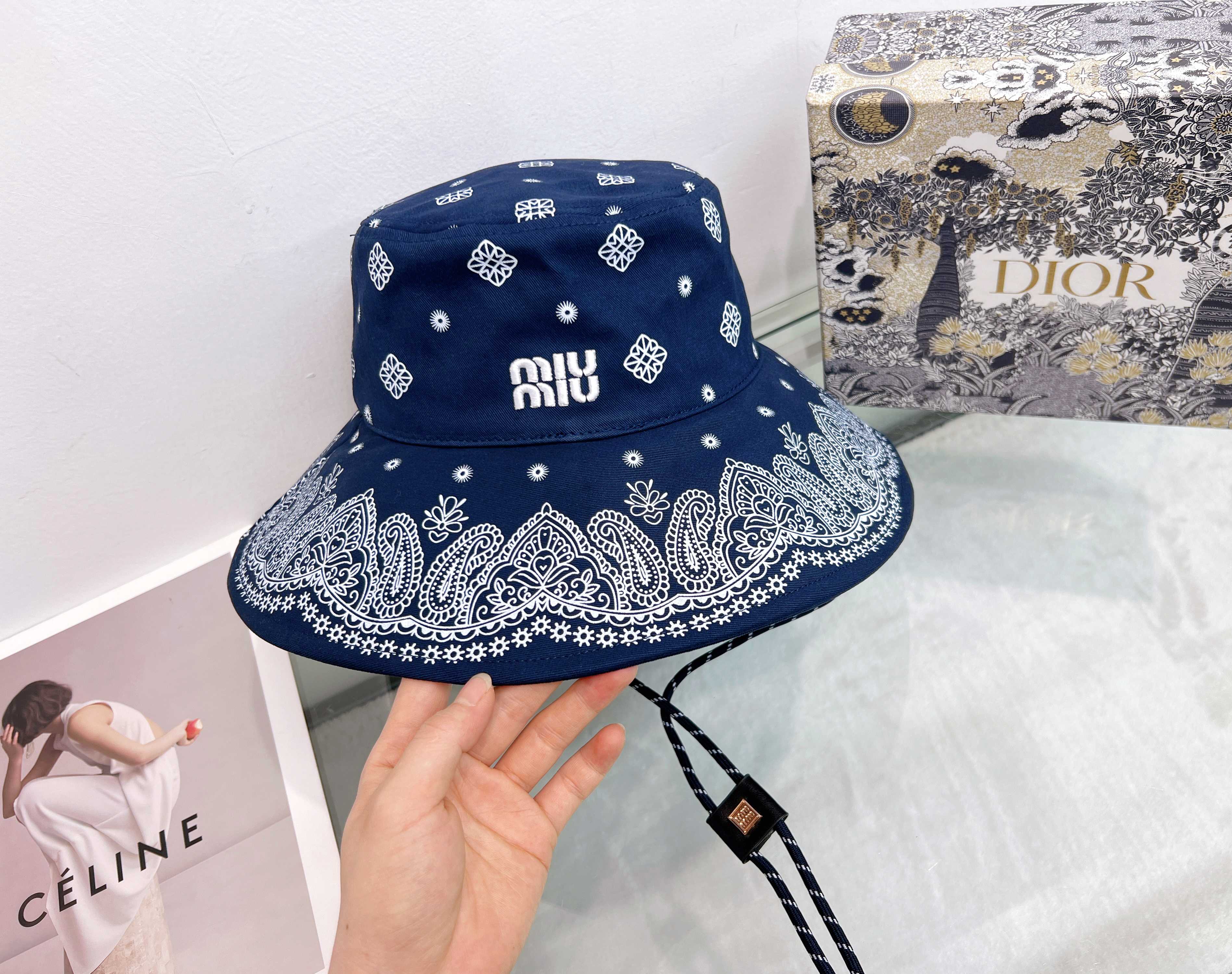 M1Q85A82 Popular hats