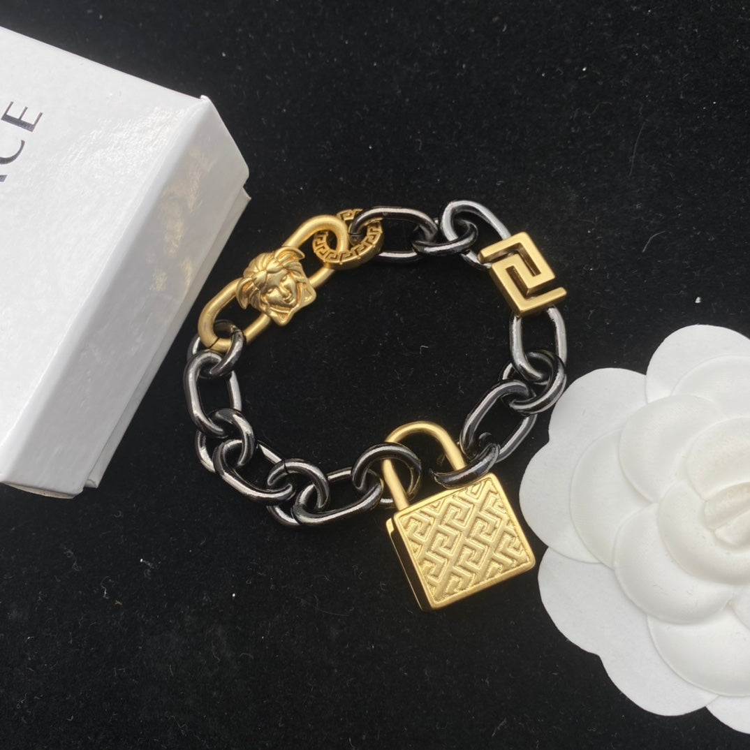 X1R75V97X Popular   Necklace. Bracelets