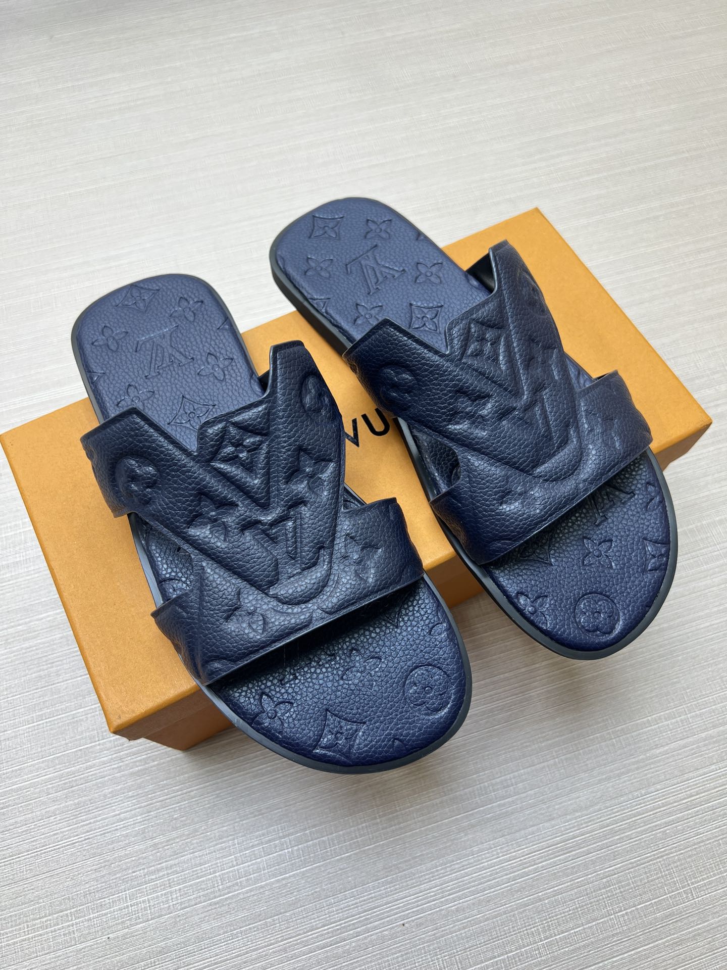 Z5ZE34 Popular slippers