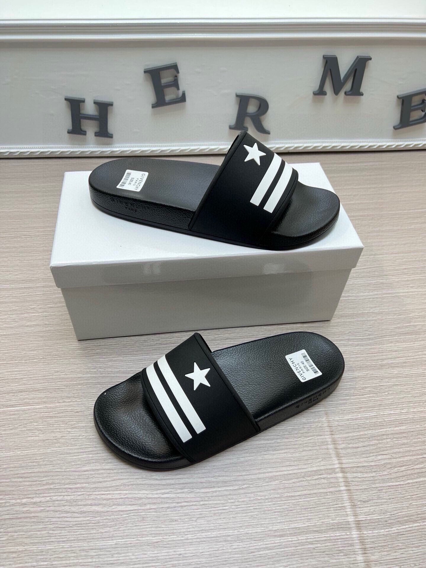 Z5Z35GV263  Popular Slippers