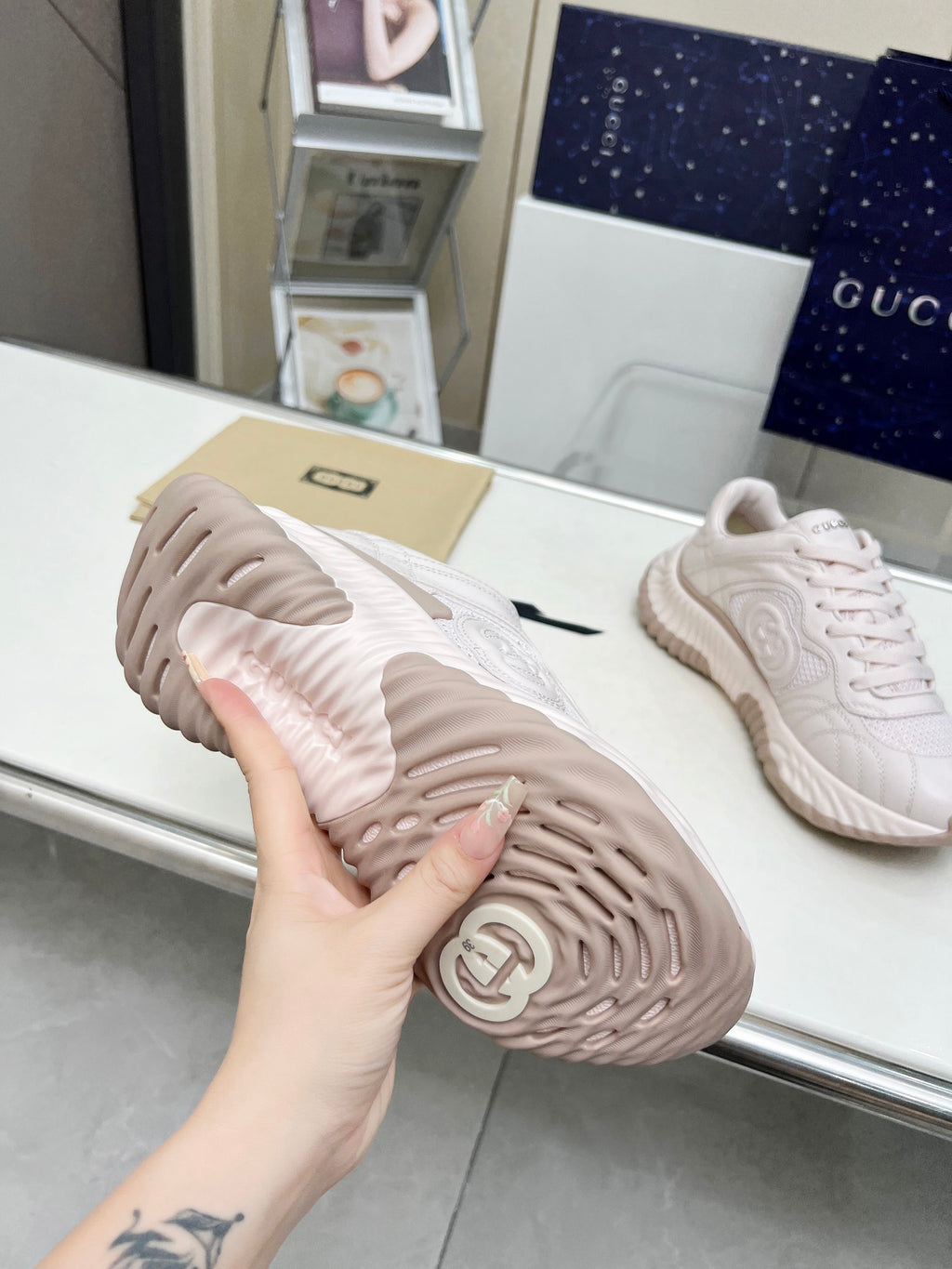 Z2Q95B172  Popular high-quality Shoes