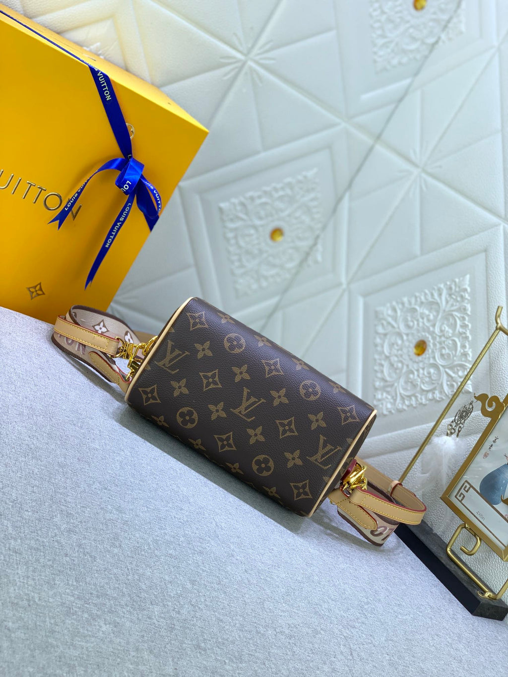 B12X73E44 Popular  leather bag 