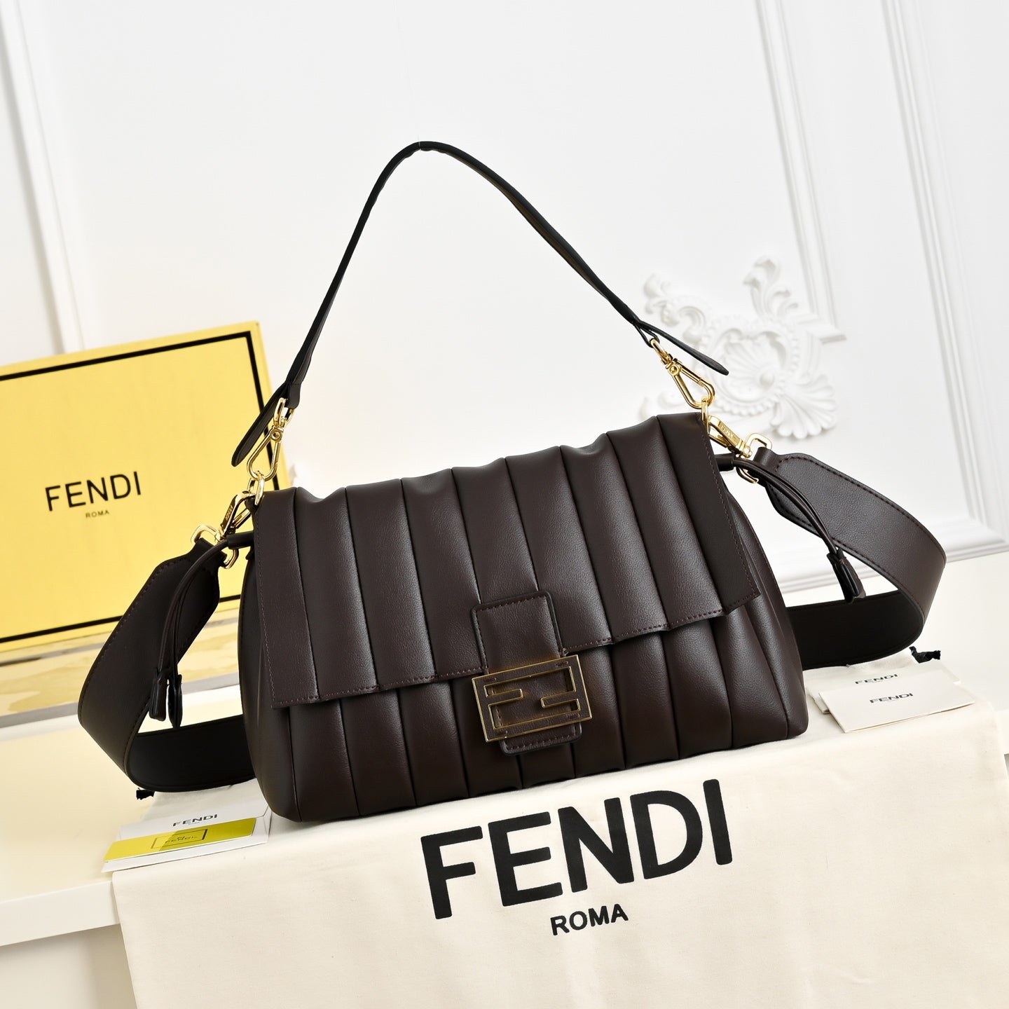 B1P36F106 Popular leather bag