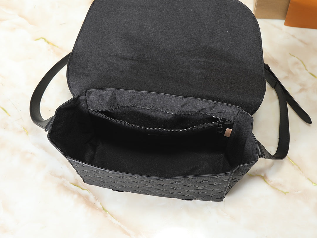 B1R76E56 Popular leather bag