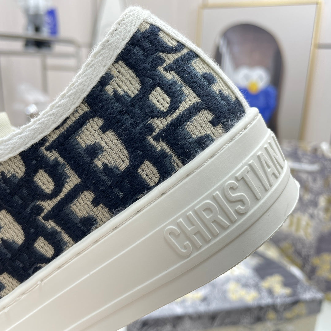 Z1XD65 Popular shoes