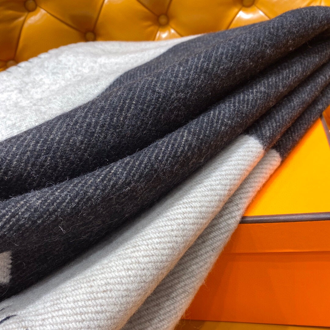 W1R86H28 Popular blanket