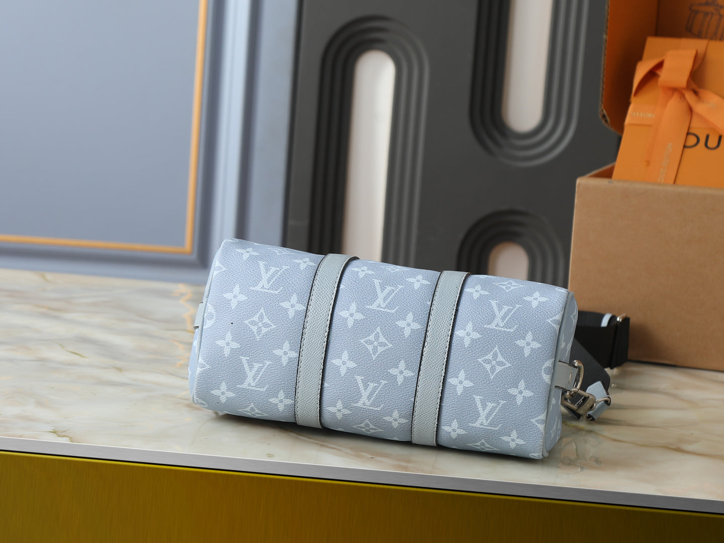 B1R76E52 Popular leather bag