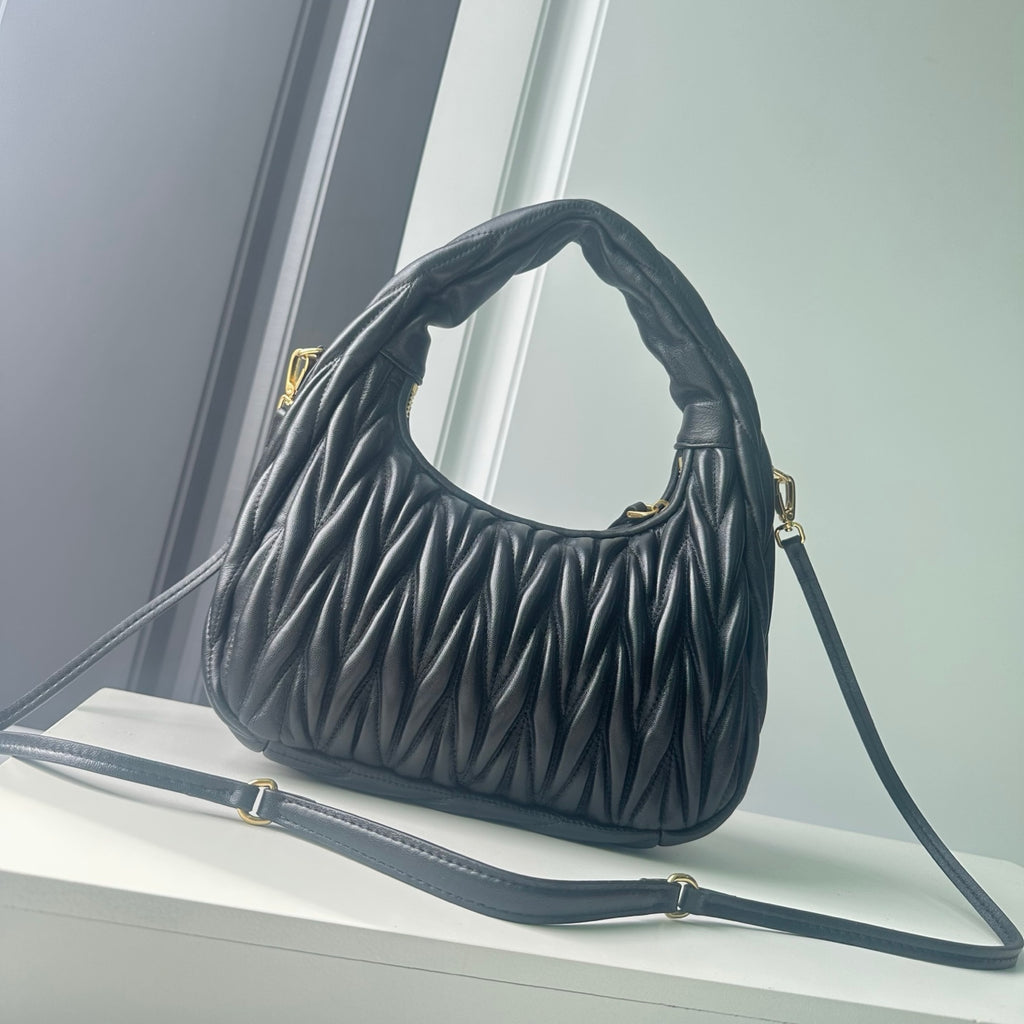 B1P46A121 Popular leather bag（29x24x10cm）