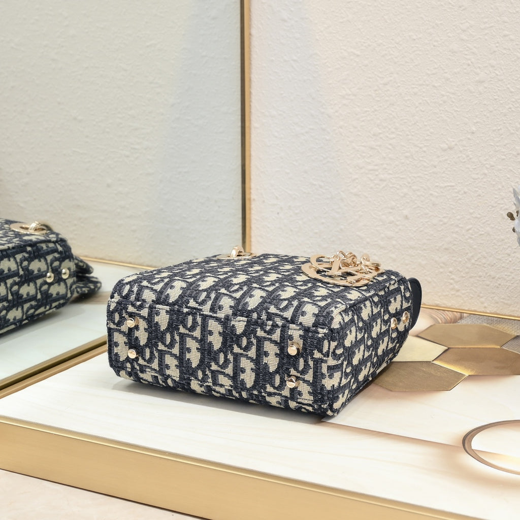 B1X54D439 Popular   embroidery bag