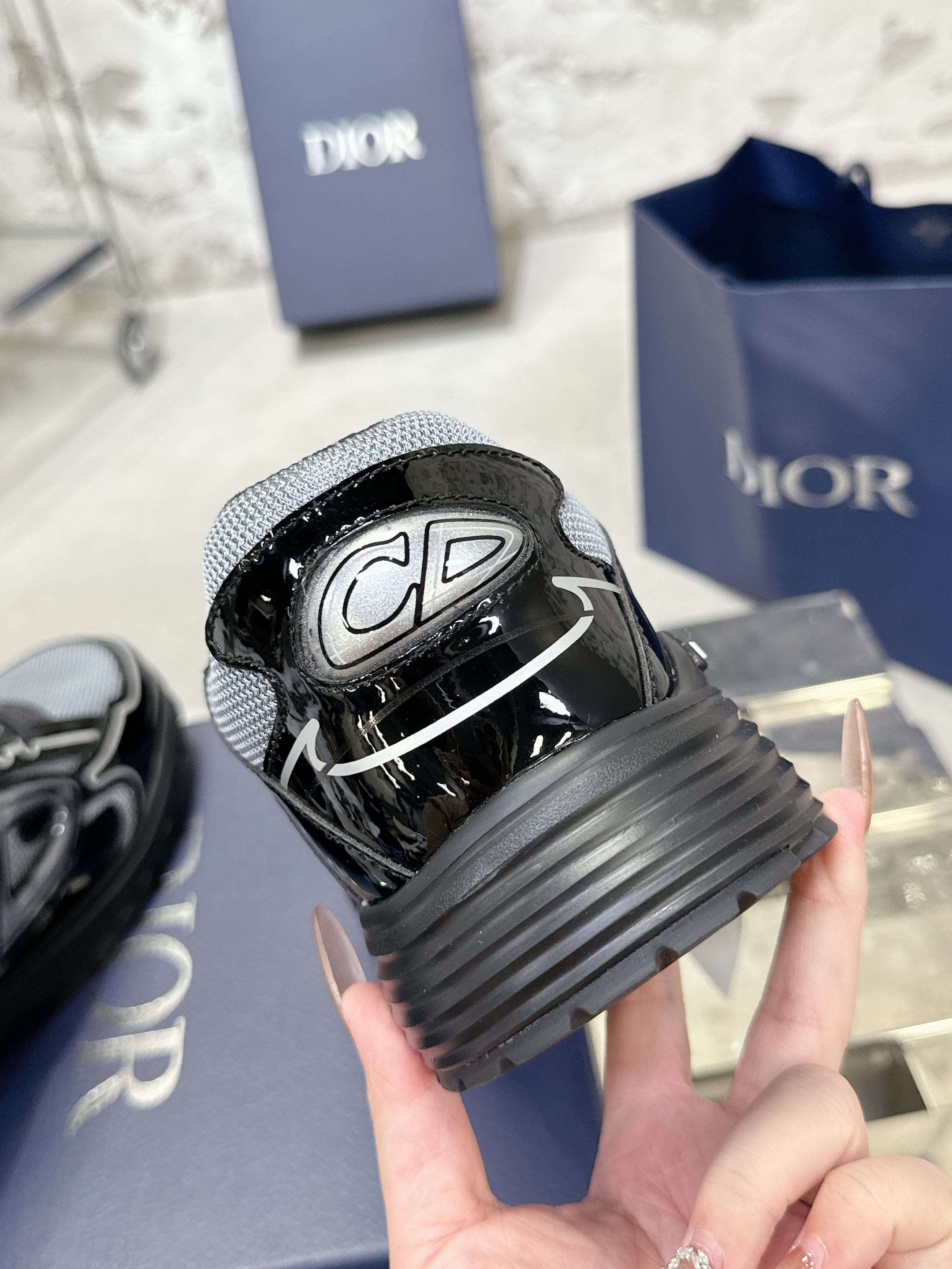 Z2R45D2 Popular high-quality shoes