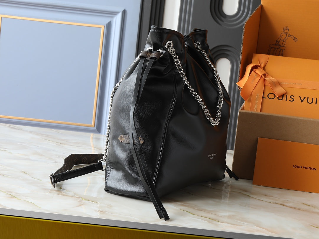 B1P46E16 Popular leather bag