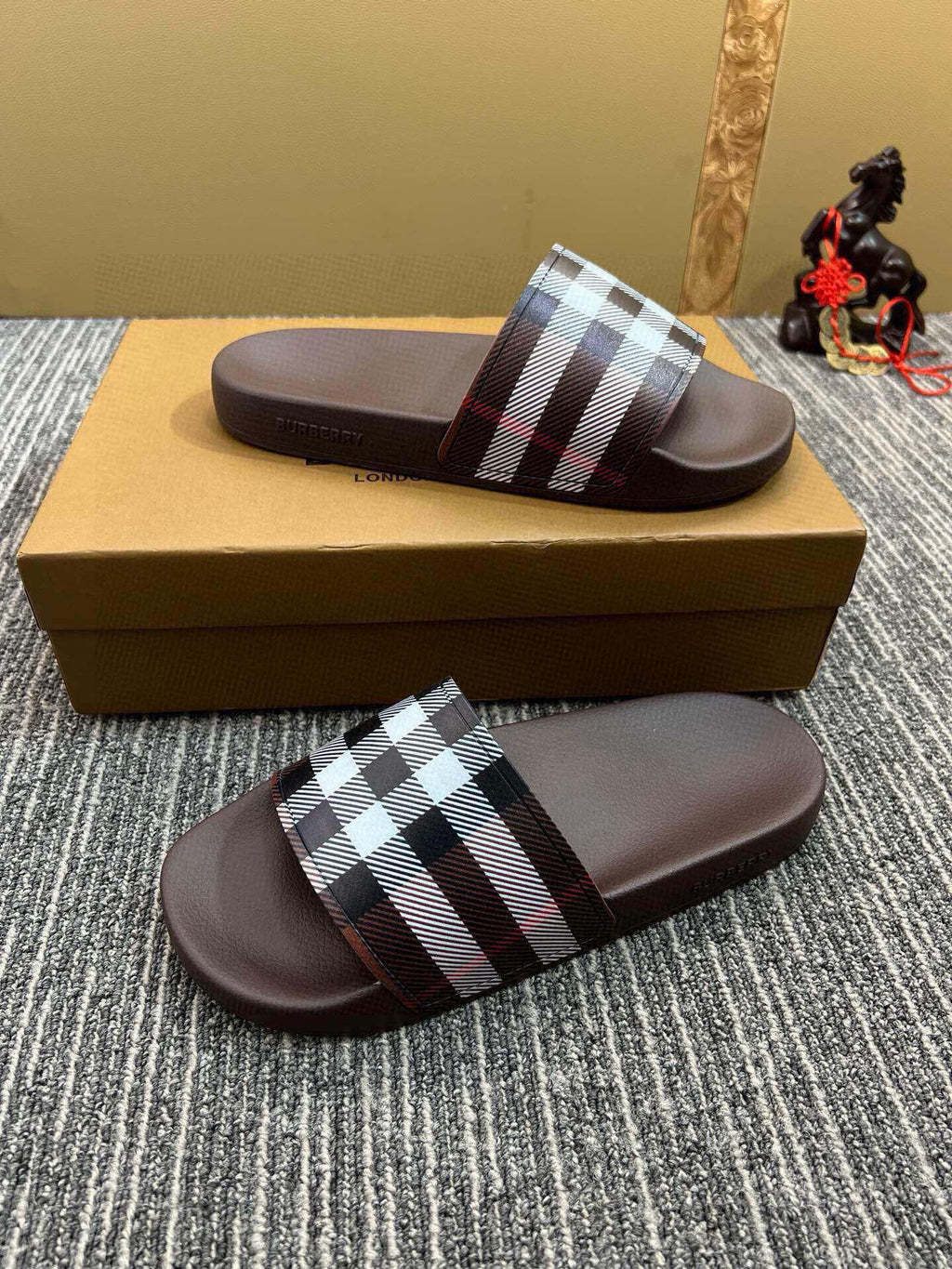 Z5Z35R259 Popular Slippers