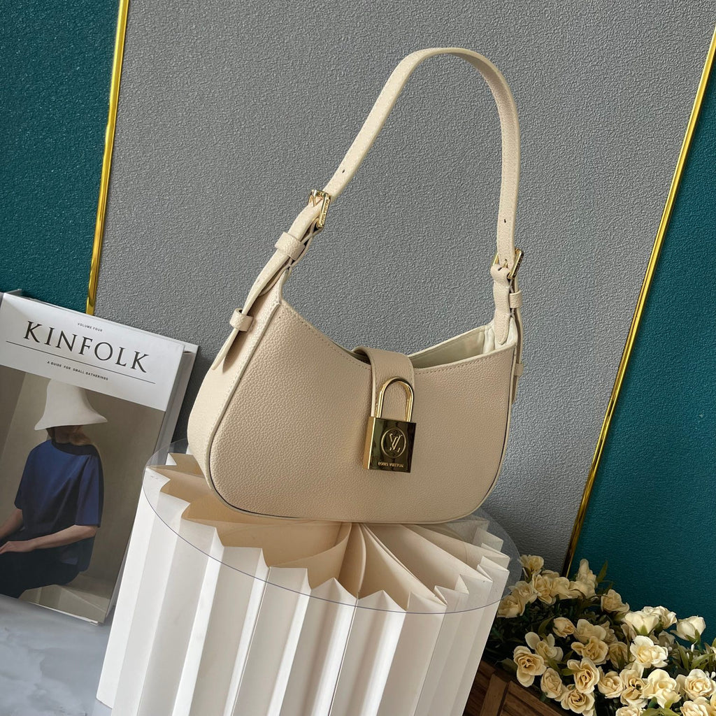 B1X44C416 Popular leather bag