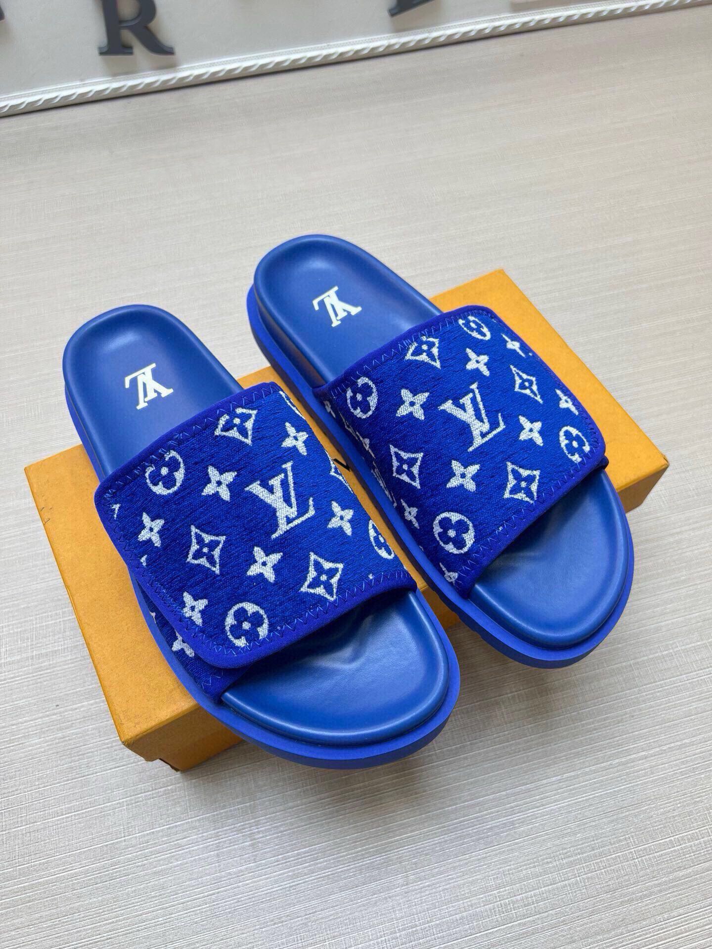Z5LE209 Popular Slippers