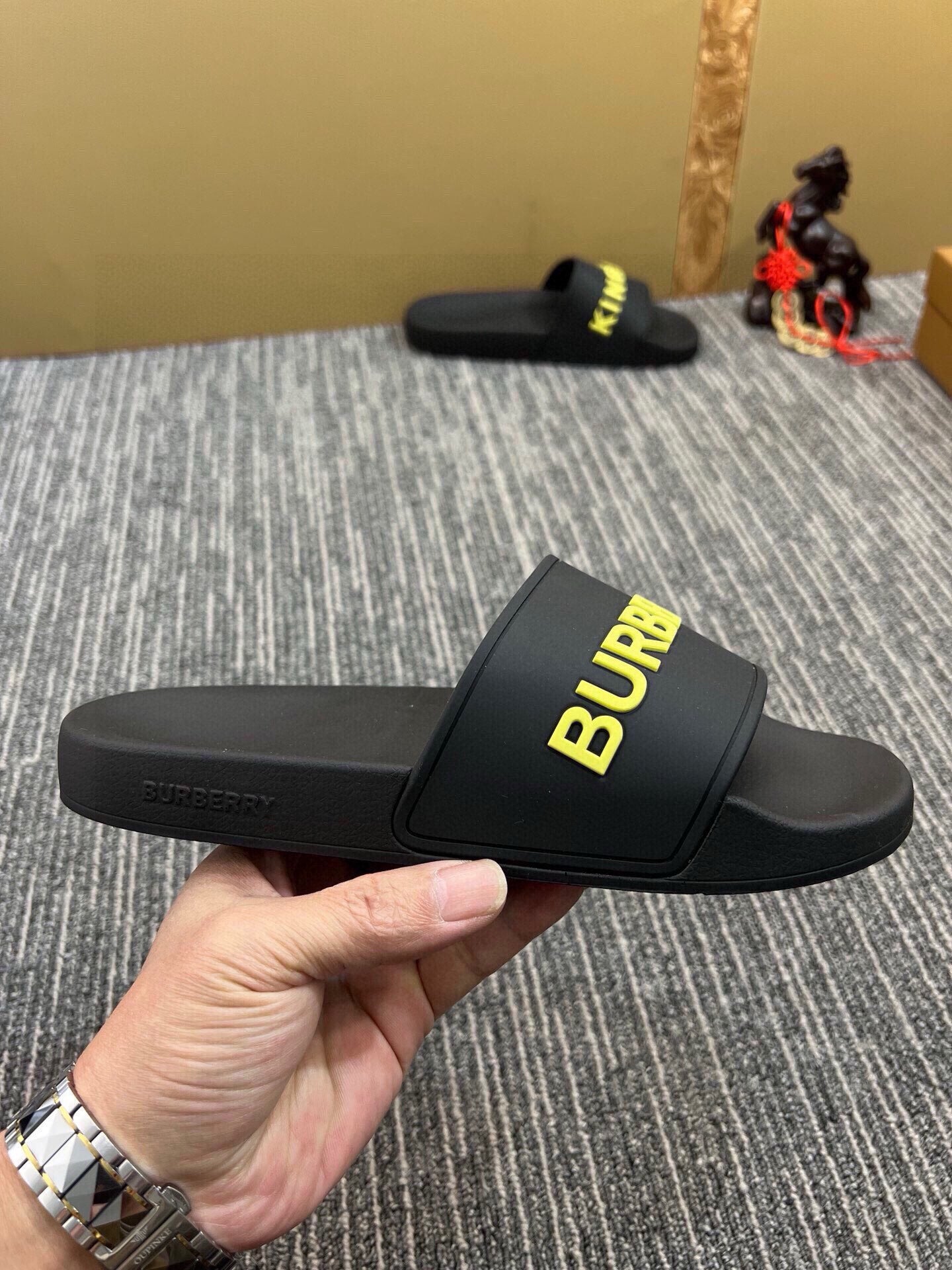 Z5Z35R255 Popular Slippers