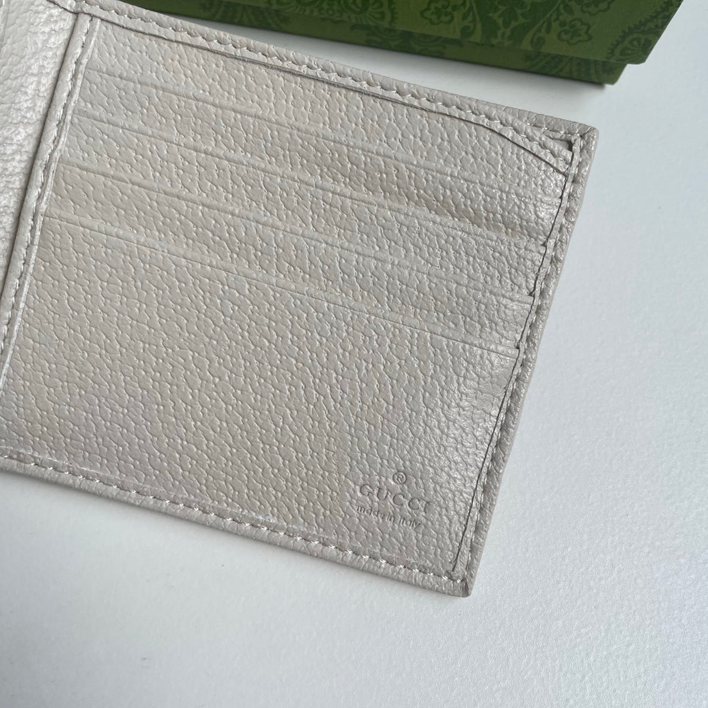 B1X46B8 Popular leather wallets ( with full packaging )