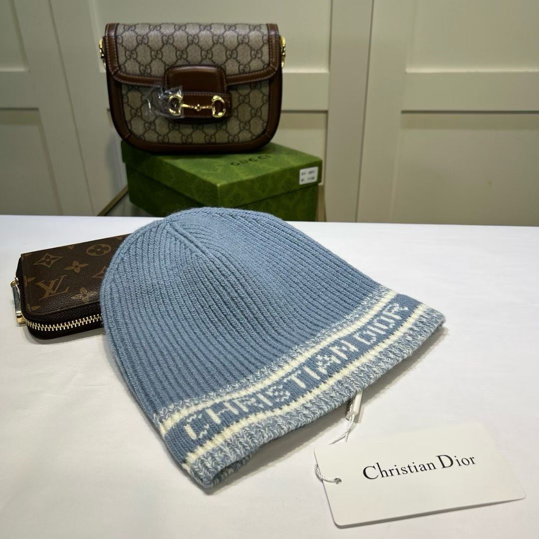 M1R86D99 Popular hats