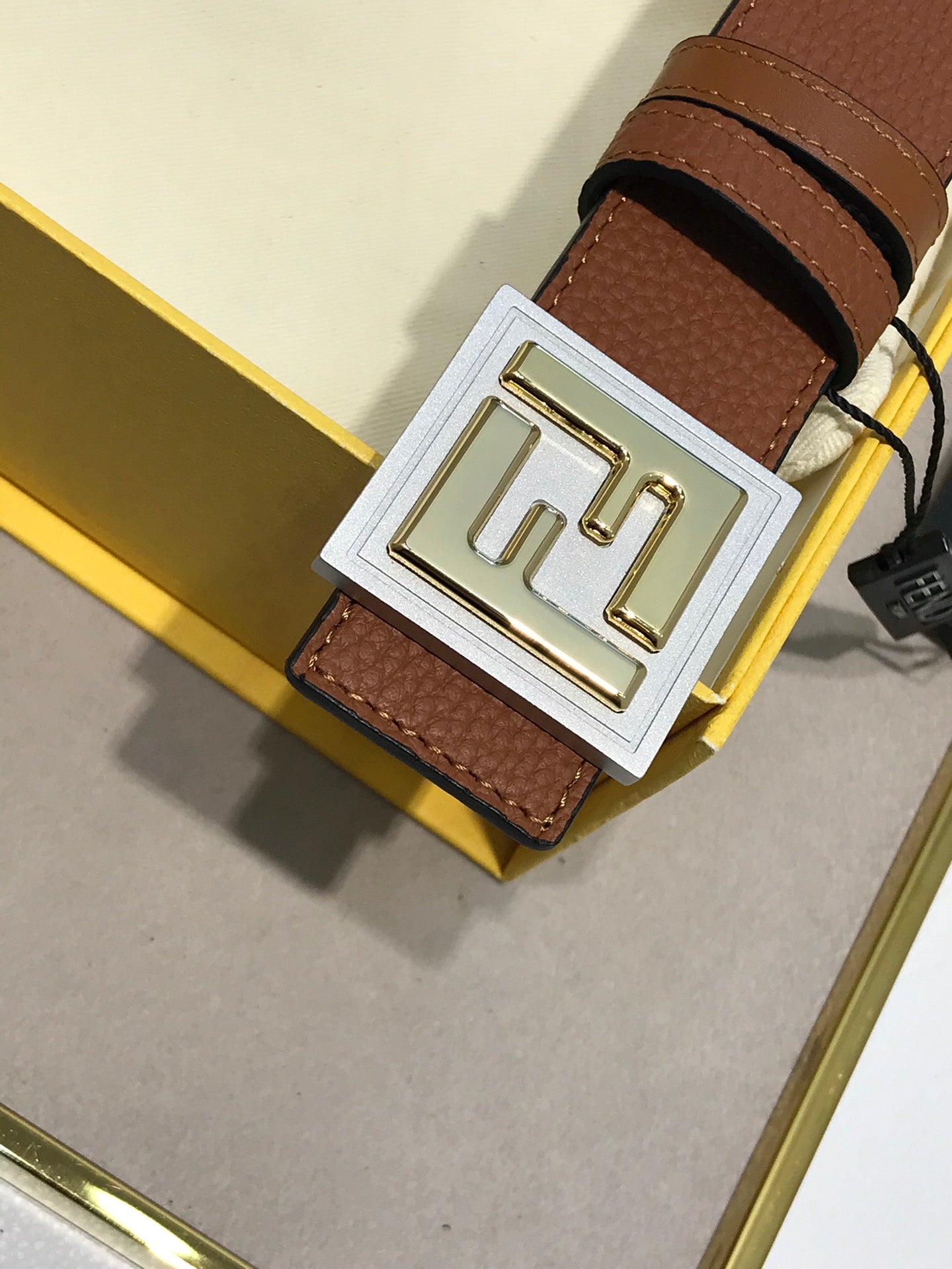P1Q64F85 Popular  High quality belt With full package